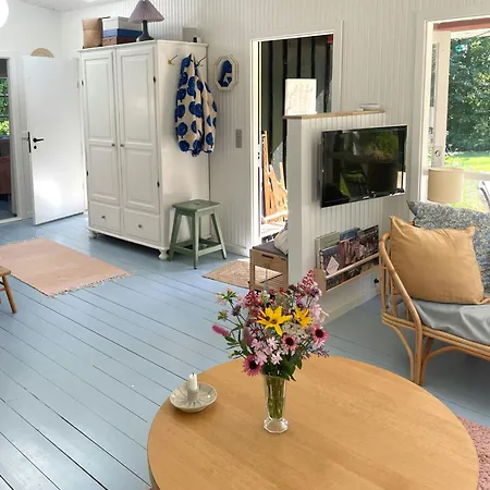 Colorful Summer House Near Nyrup Casa de Férias *