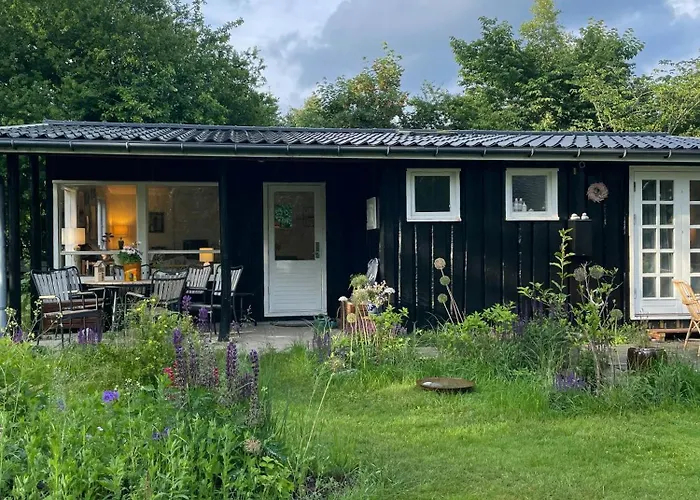 Casa de Férias Colorful Summer House Near Nyrup *